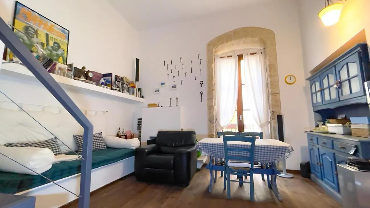 Il Rifugio Del Dottore 1 - Room And Upside Apartment In Bari Oldtown 0*,  Italy