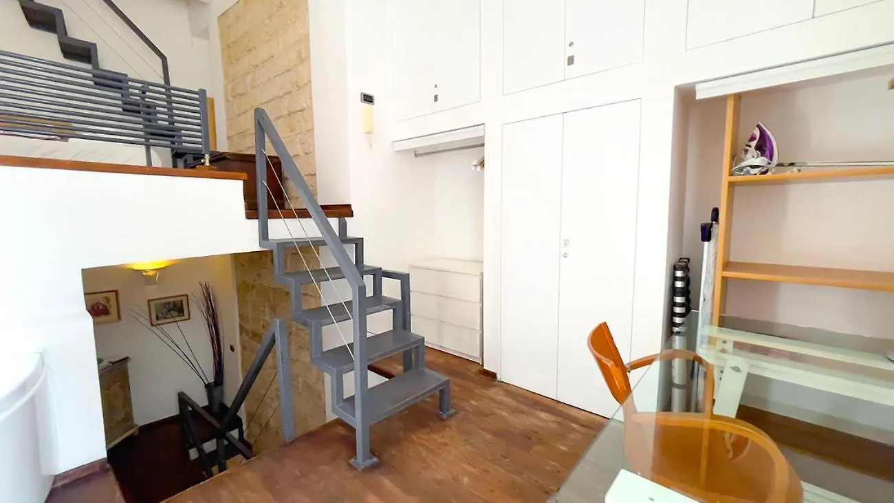 Il Rifugio Del Dottore 1 - Room And Upside Apartment In Bari Oldtown